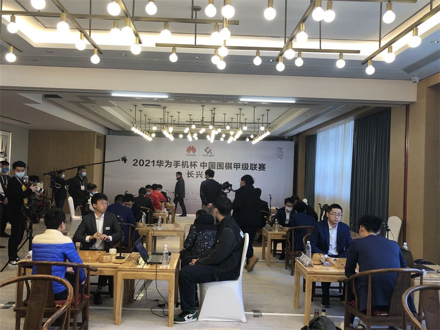 刘桦则表示：;特别喜欢导演的创作态度，非常负责任